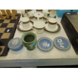 Four pieces of Wedgewood style porcelain