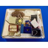 A qty of good quality costume jewellery including Silver with stamps,