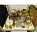 A qty of assorted metal ware