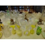 A qty of assorted glassware