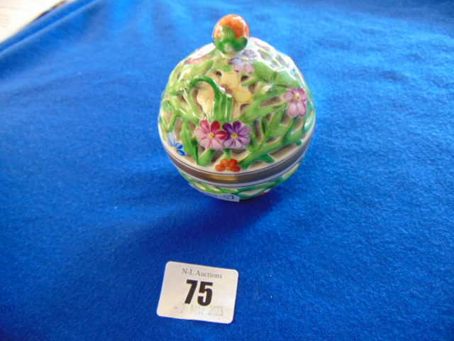 A Herend trinket box a.