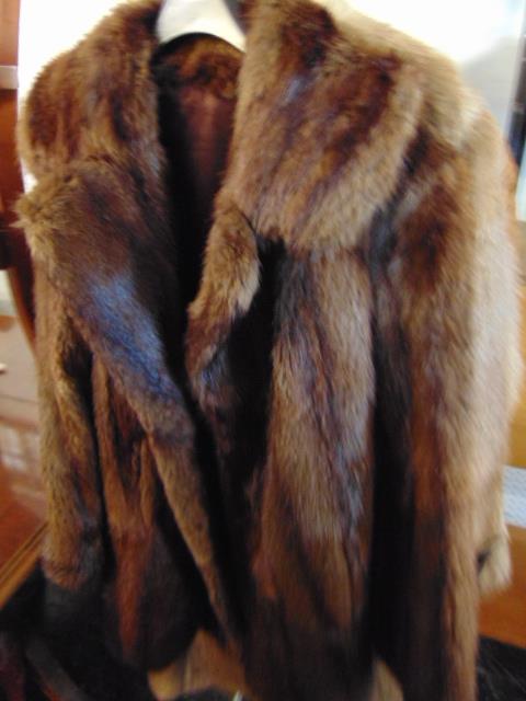 Two fur jackets, a coat and a qty of stoles, inc. - Image 3 of 7