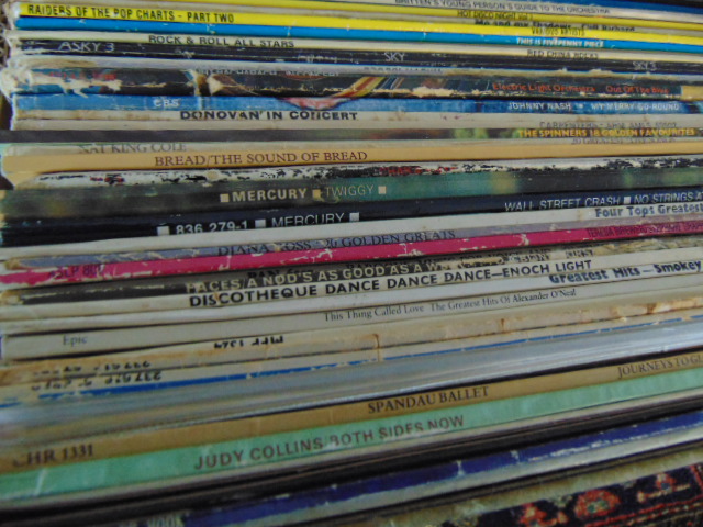 A large qty of LP's and singles - Image 2 of 4