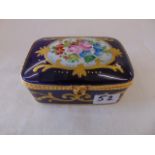 A Limoges small good quality porcelain casket/ box