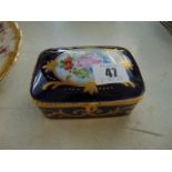 A Limoges small good quality porcelain casket/ box