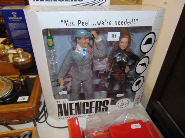 Limited edition Avengers collectors figures - Image 2 of 2