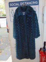 A vintage fur coat, trendy Blue, medium,