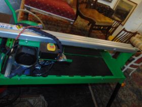 A Zipper electric tile cutter