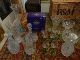 A qty of assorted glassware