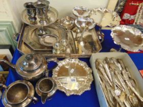 A qty of silver plated items, inc.