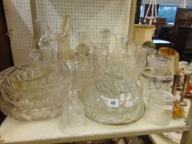 A qty of assorted glassware etc.