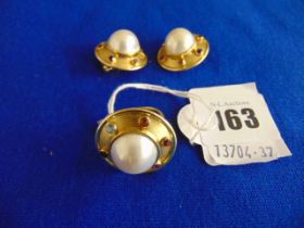 An 18ct Gold multi stone and Pearl earrings and ring set, ring size O 1/2,