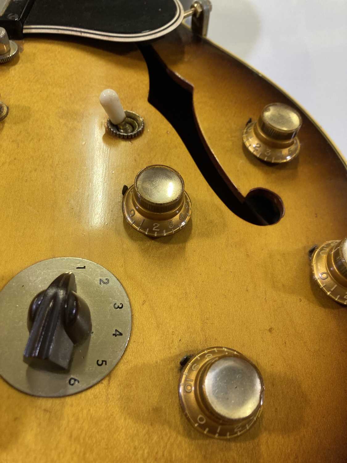 GIBSON - A 1964 ES345 STDV HOLLOW BODY ELECTRIC GUITAR. - Image 5 of 29
