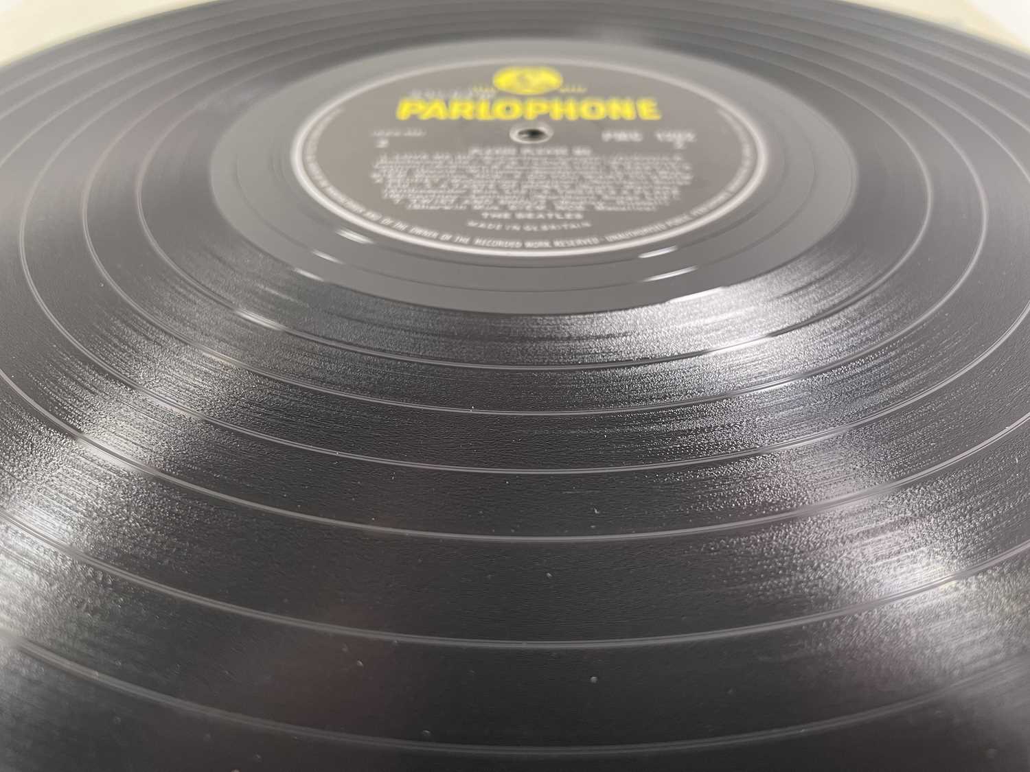 THE BEATLES - A FULLY SIGNED COPY OF PLEASE PLEASE ME. - Image 14 of 18