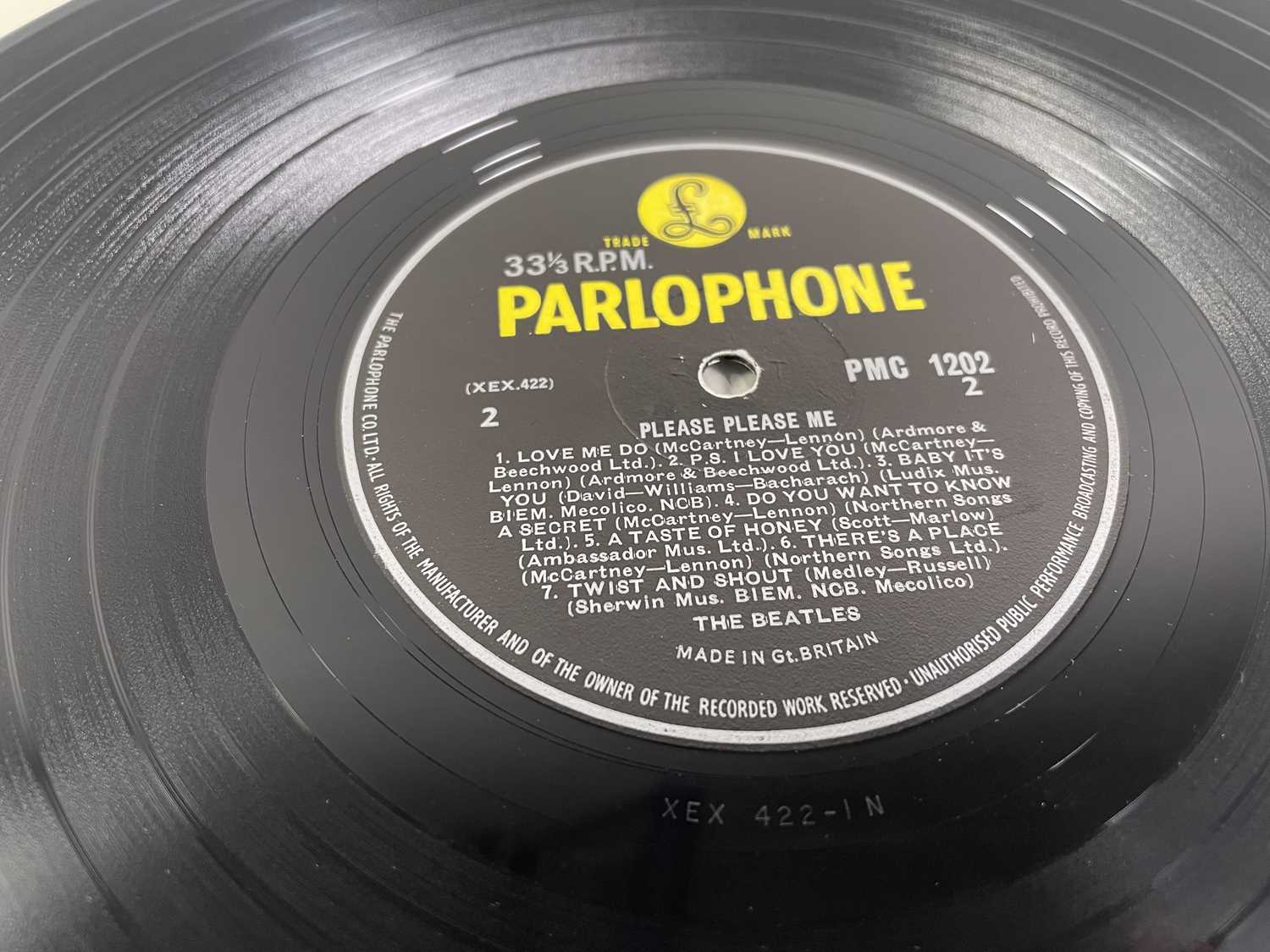 THE BEATLES - A FULLY SIGNED COPY OF PLEASE PLEASE ME. - Image 17 of 18