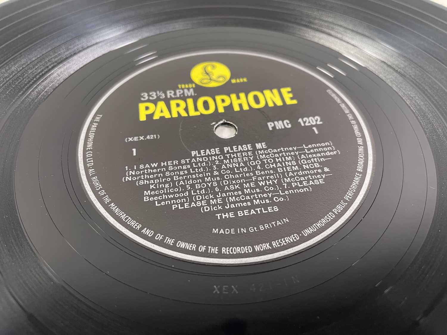 THE BEATLES - A FULLY SIGNED COPY OF PLEASE PLEASE ME. - Image 18 of 18