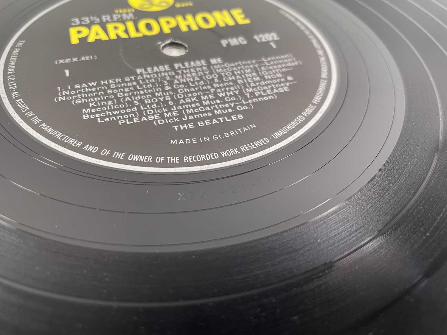 THE BEATLES - A FULLY SIGNED COPY OF PLEASE PLEASE ME. - Image 15 of 18