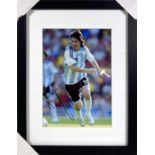 FOOTBALL MEMORABILIA - LIONEL MESSI SIGNED PHOTO.