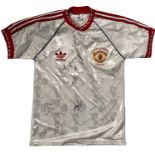 MANCHESTER UNITED - 1991 SHIRT SIGNED BY CANTONA / BECKHAM / FERGUSON AND MORE.