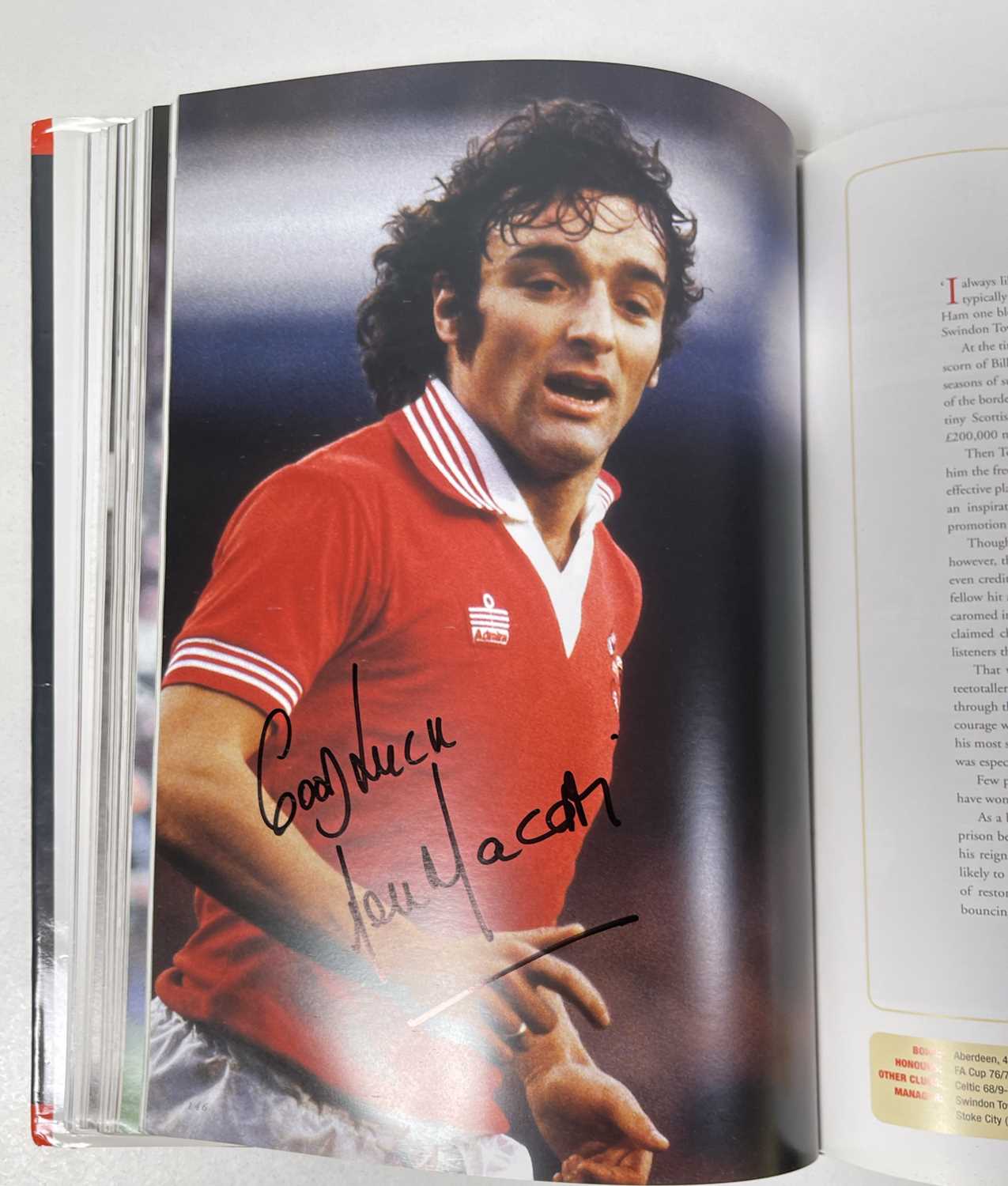 FOOTBALL MEMORABILIA - MANCHESTER UNITED MULTI SIGNED 'PLAYER BY PLAYER' BOOK. - Image 18 of 50