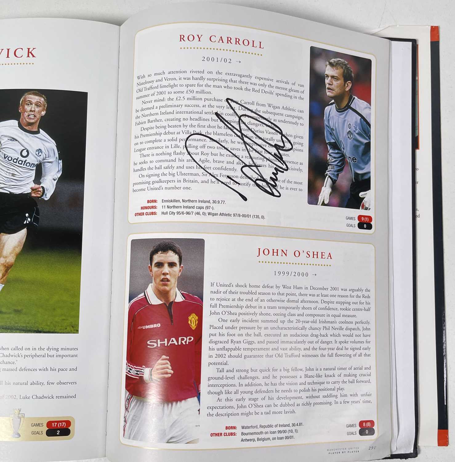 FOOTBALL MEMORABILIA - MANCHESTER UNITED MULTI SIGNED 'PLAYER BY PLAYER' BOOK. - Image 48 of 50