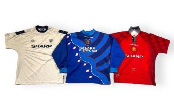 MANCHESTER UNITED - C 1990S FOOTBALL SHIRTS.