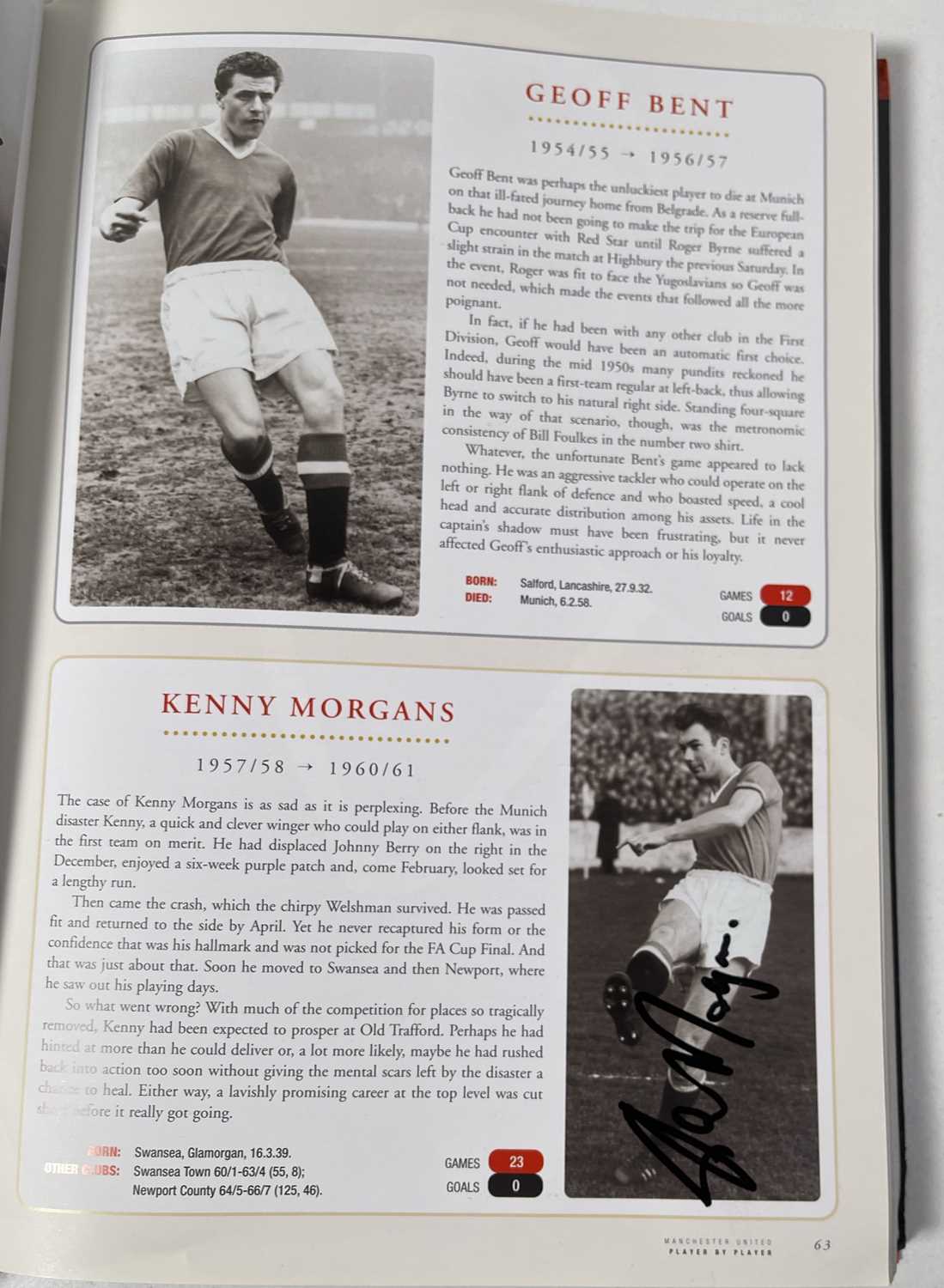 FOOTBALL MEMORABILIA - MANCHESTER UNITED MULTI SIGNED 'PLAYER BY PLAYER' BOOK. - Image 7 of 50