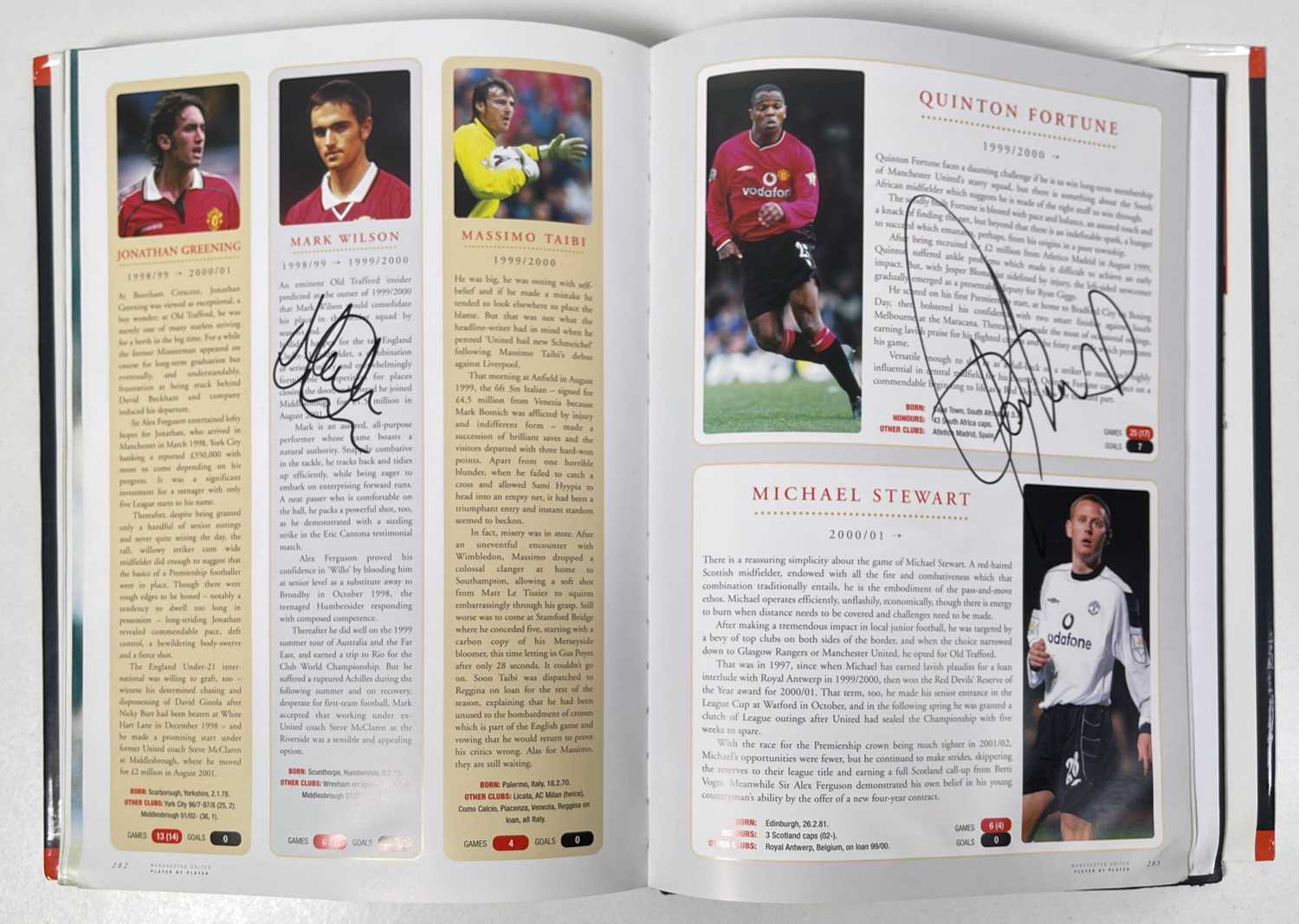 FOOTBALL MEMORABILIA - MANCHESTER UNITED MULTI SIGNED 'PLAYER BY PLAYER' BOOK. - Image 47 of 50