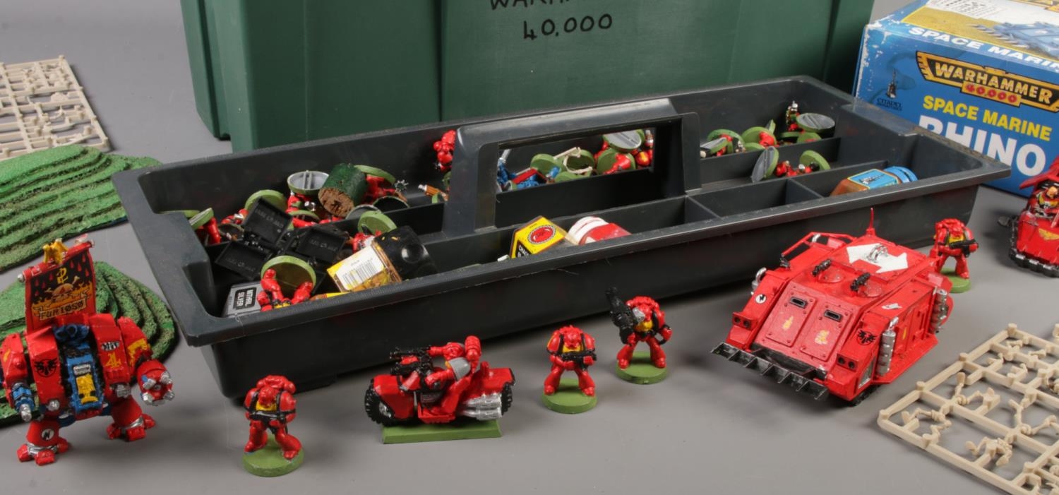 A box of Warhammer 40,000 accessories. Including figures, tanks, etc. - Image 2 of 2