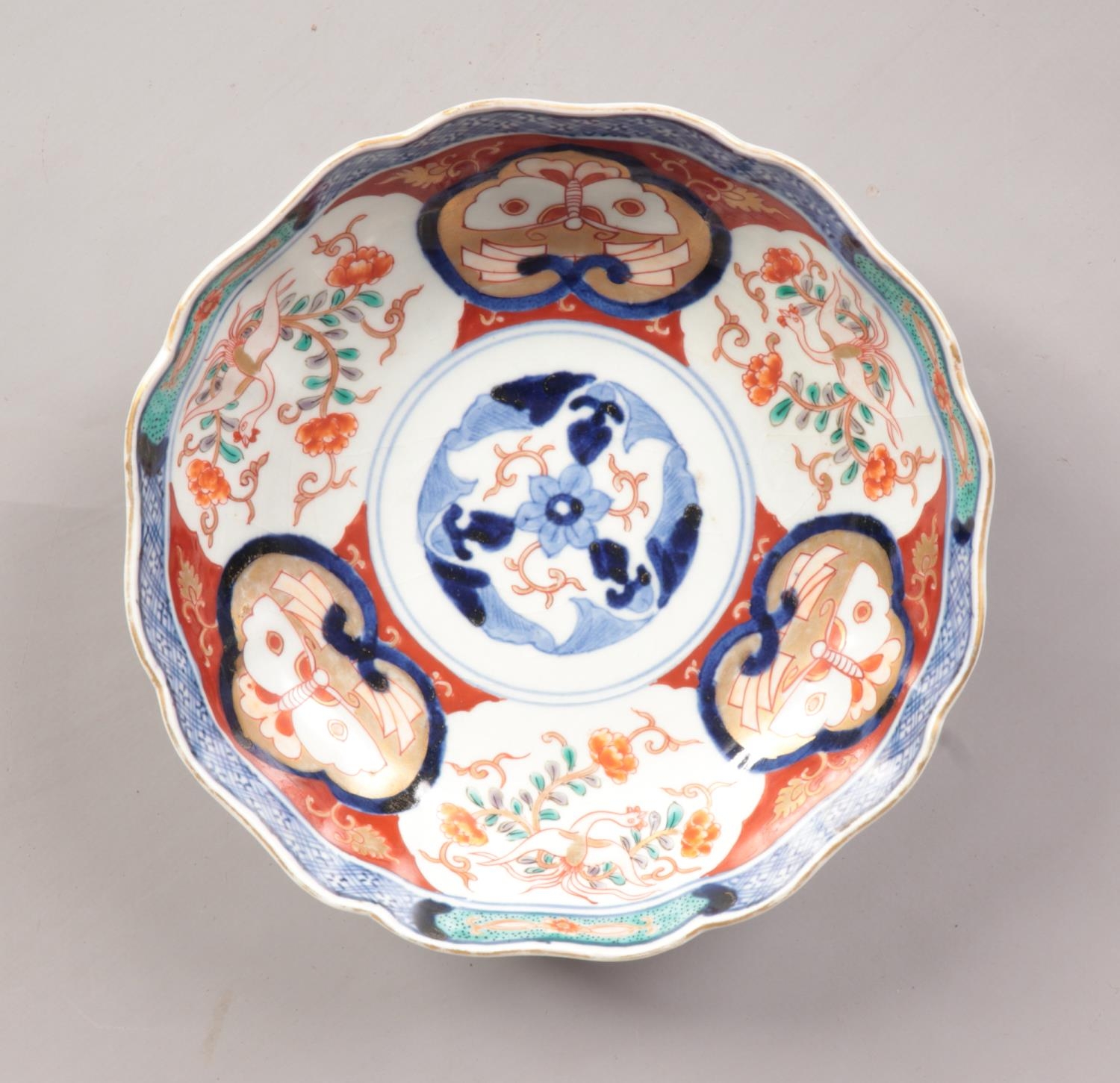 A 19th Century Japanese Imari bowl bearing Fuki Chosun character marks to the base. Diameter 18cm. - Image 2 of 3