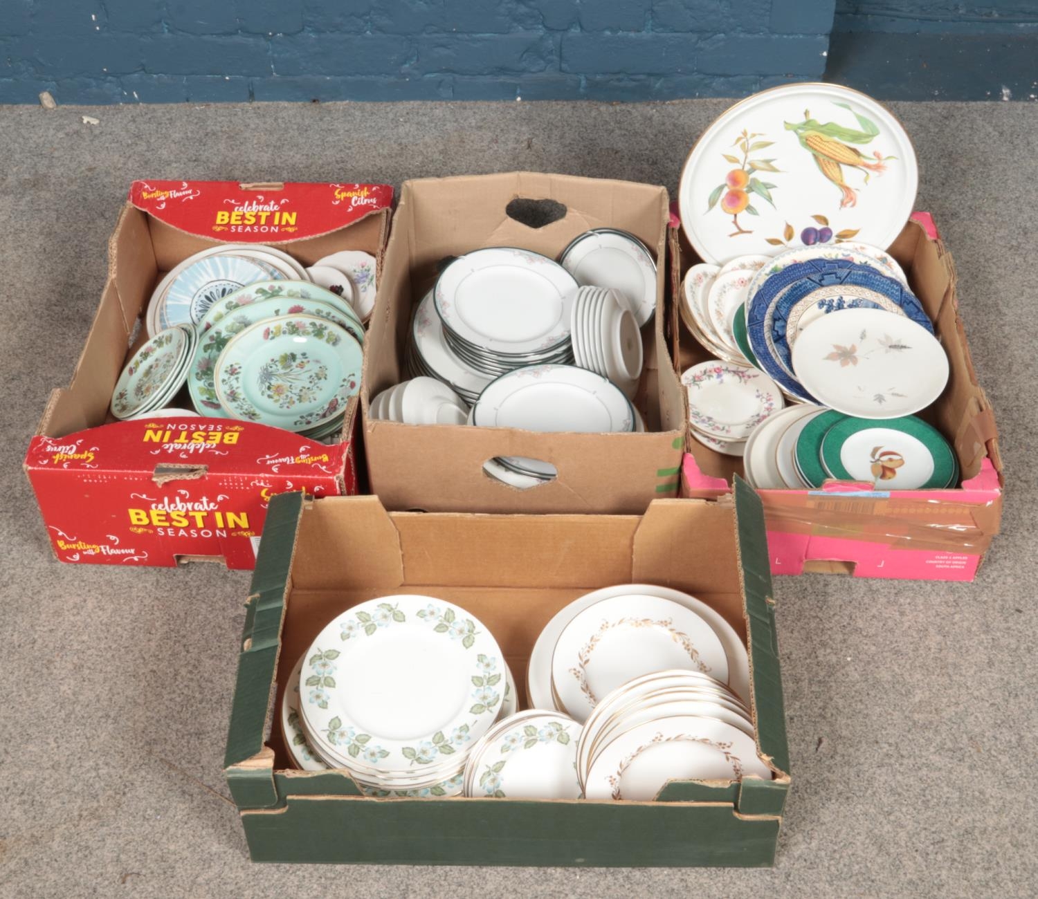 Four boxes of miscellaneous ceramics, mainly dinnerwares. Includes Royal Worcester Sagunae and