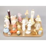 A tray of Avon scent/aftershave bottles including lamps, cat and lady figure examples.