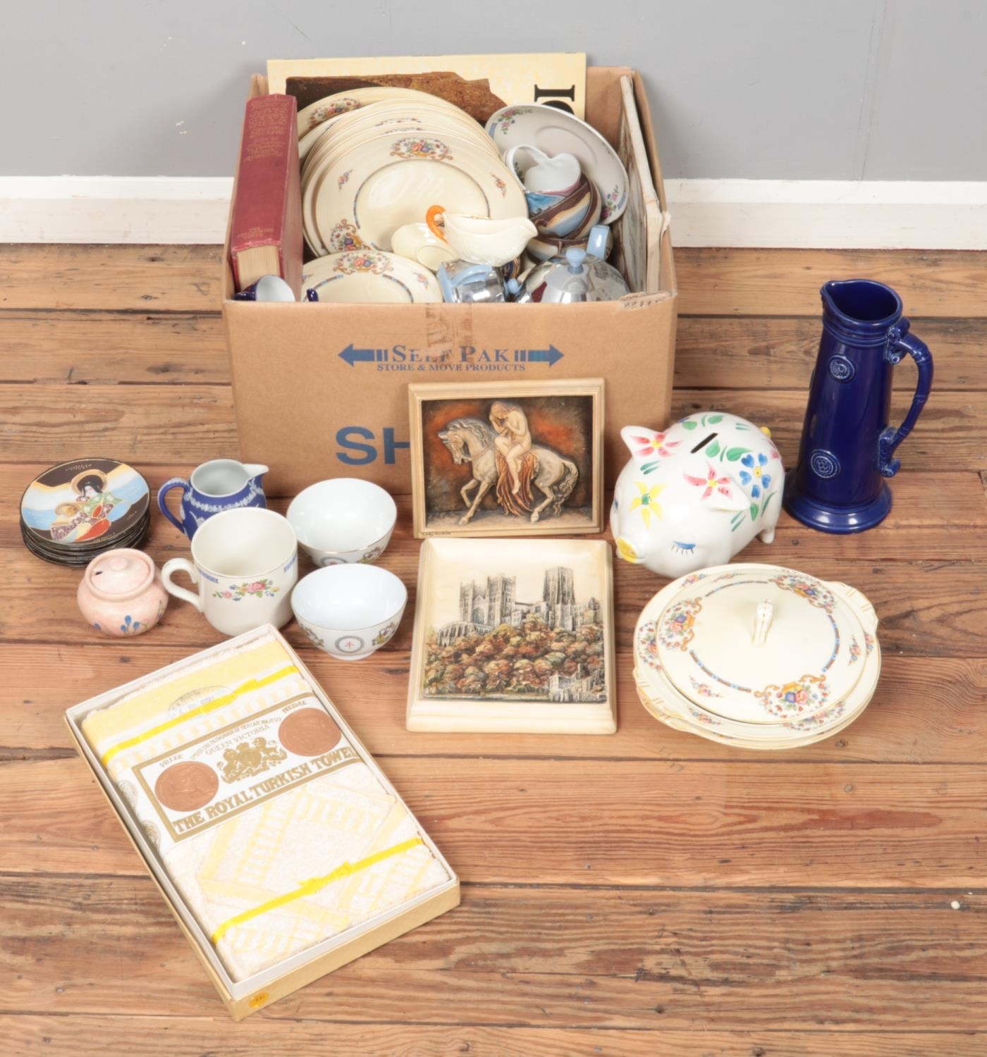 A box of miscellaneous. Includes Bosson wall plaques, Grindley dinnerwares, Beswick ware