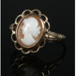 A 9ct cameo ring featuring portrait of a maiden. Size J 1/2, 1.6g.