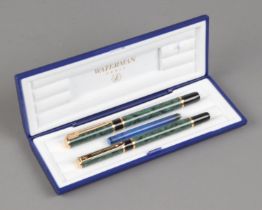 A Waterman Paris Green marble pen set including fountain pen and rollerball pen. Rollerball working.