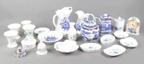 A collection of ceramics including Wedgewood and Ringtons.