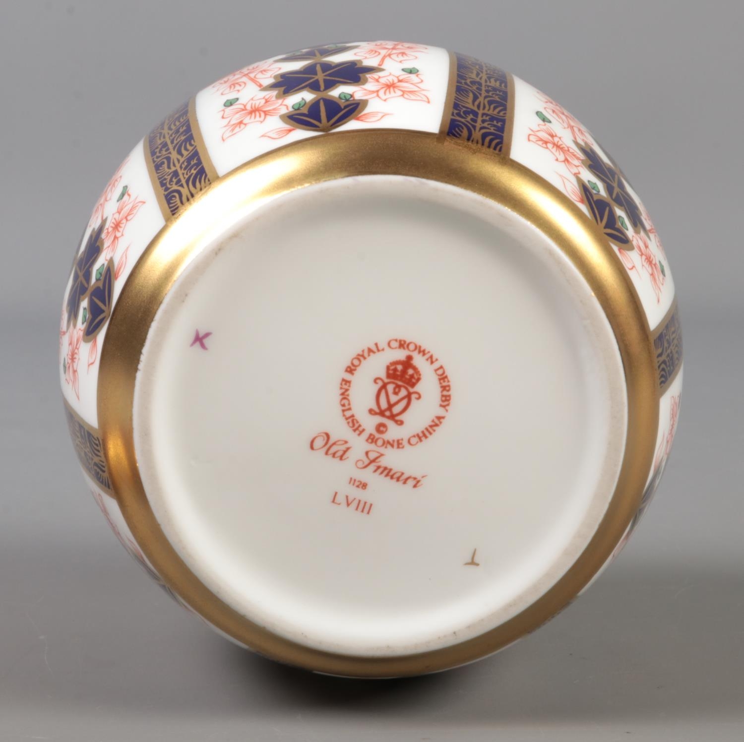 A Royal Crown Derby Imari ginger jar. 1128 pattern, 11.5cm. First quality 1995 Good condition. - Image 3 of 3