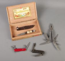 A collection of assorted knives to include William Rodgers horn handled scout knife, Jack Knife
