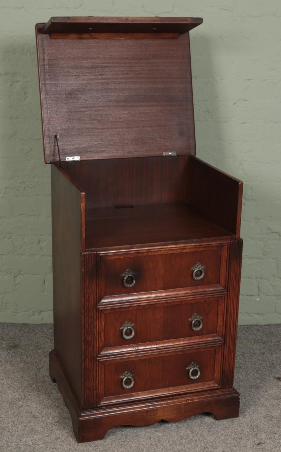 A carved oak hi-fi cabinet. (87cm x 59cm x 50cm) - Image 2 of 2