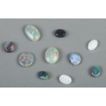 A small quantity of loose opals.