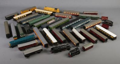 A large quantity of Tri-ang Railway model trains and carriages, various models Mixed condition