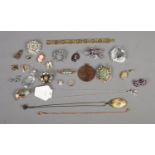 A small collection of assorted costume jewellery brooches and pendant to include Masj 1995 butterfly