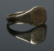 A 9ct Gold signet ring. Size M. Total weight: 1.8g Has been cut and resized.