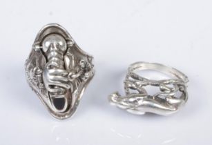 Two silver rings to include jaguar shaped example. Total weight 15.2g.