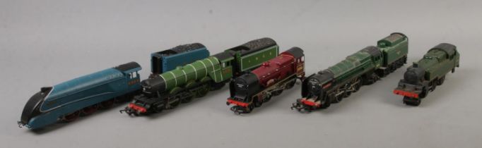 A collection of Hornby 00 Gauge locomotives to include 5541 Duke of Sutherland, 4472 Flying