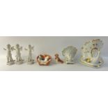 A small collection of decorative items to include a vintage ROYAL DOULTON beagle in a basket (10cm