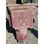 ANTIQUE IRON GUTTER FIXING WITH A FLEUR DE LYS pattern 18” tall approx This came from a