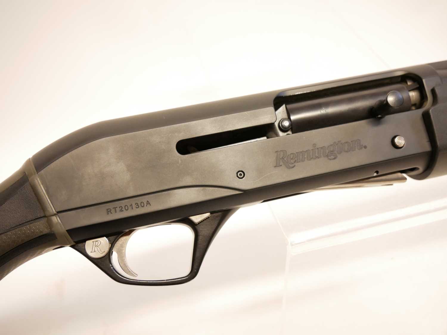 Remington Versa Max 12 bore semi auto shotgun LICENCE REQUIRED - Image 4 of 10