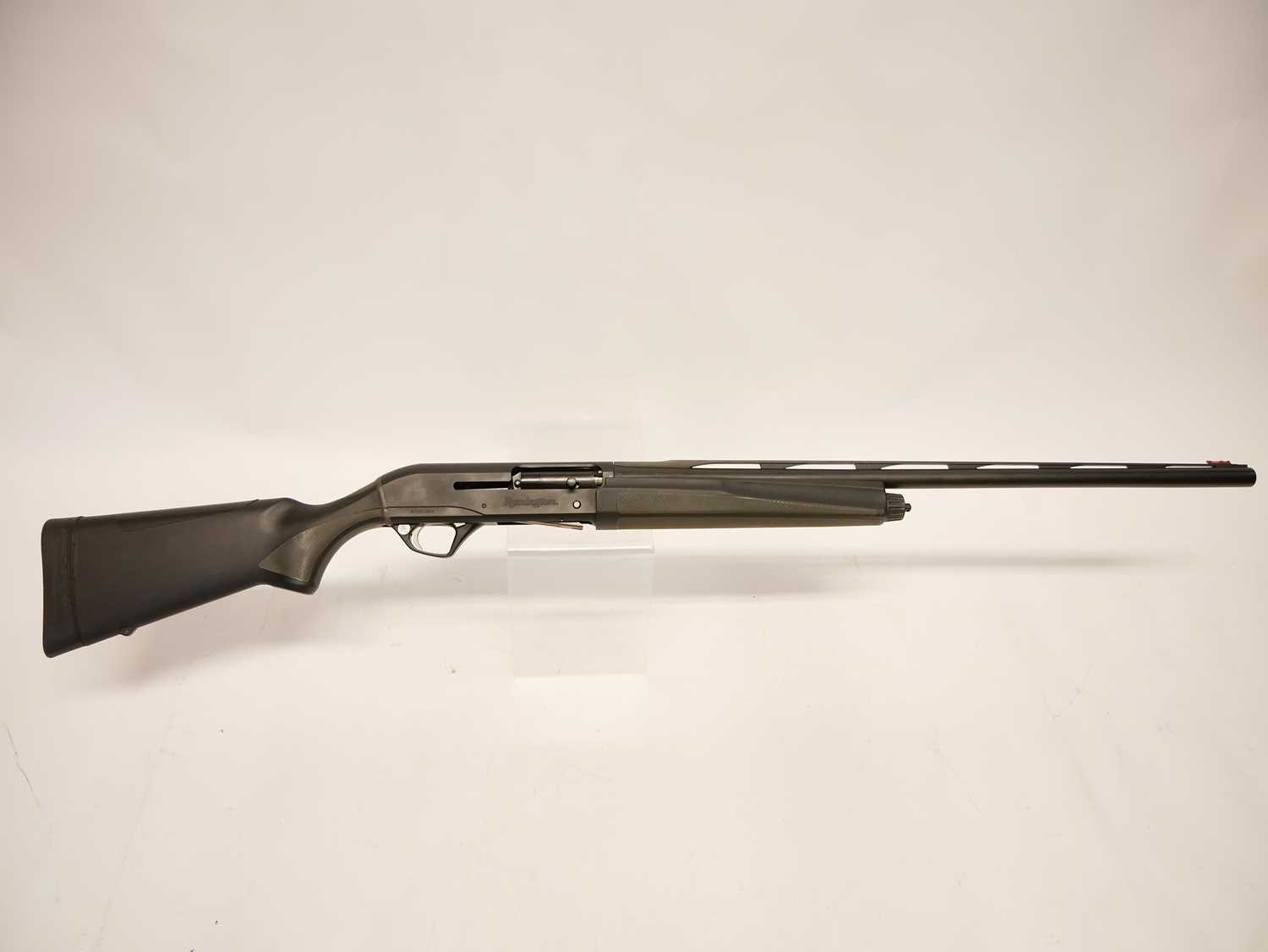 Remington Versa Max 12 bore semi auto shotgun LICENCE REQUIRED - Image 2 of 10