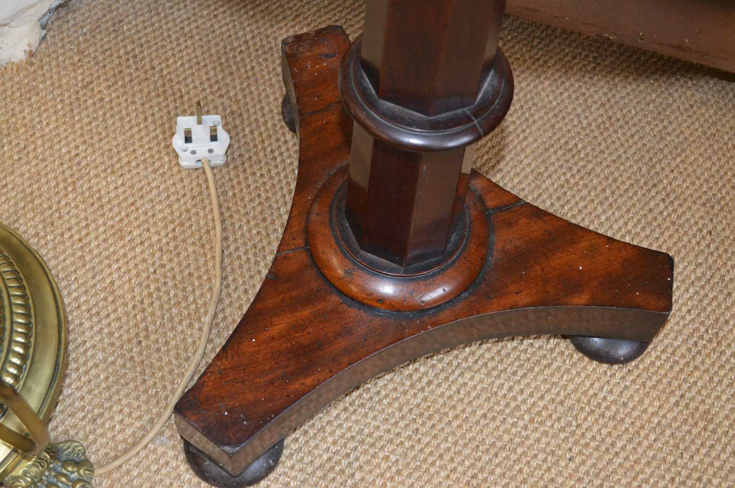 Victorian figured walnut and mahogany occasional table - Image 8 of 9